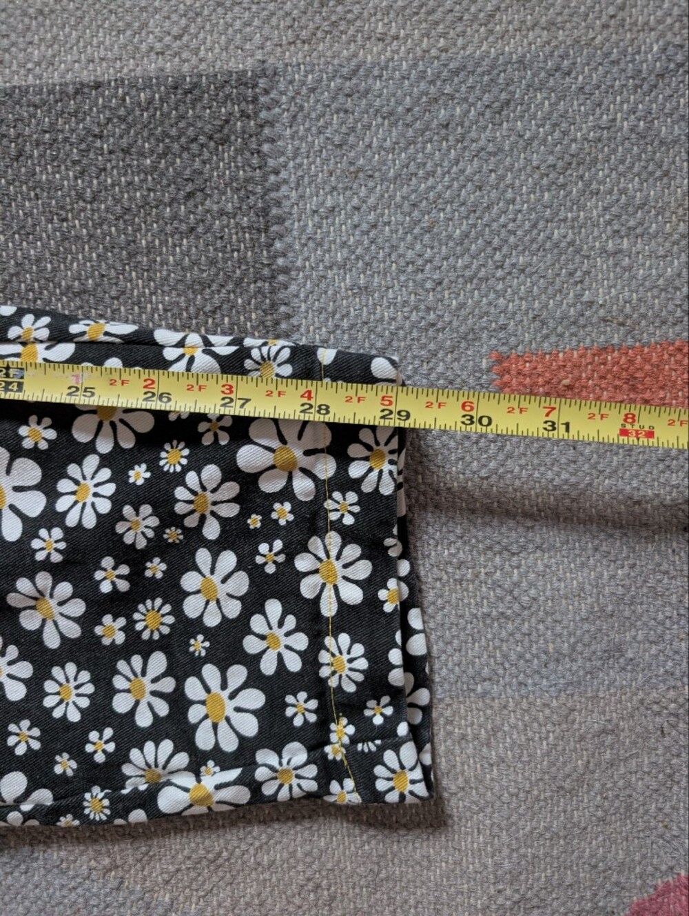 Big Bud Press Black Daisy Print Tapered Pencil Pants M ( Sz 10/12) - Picture 2 of 6
